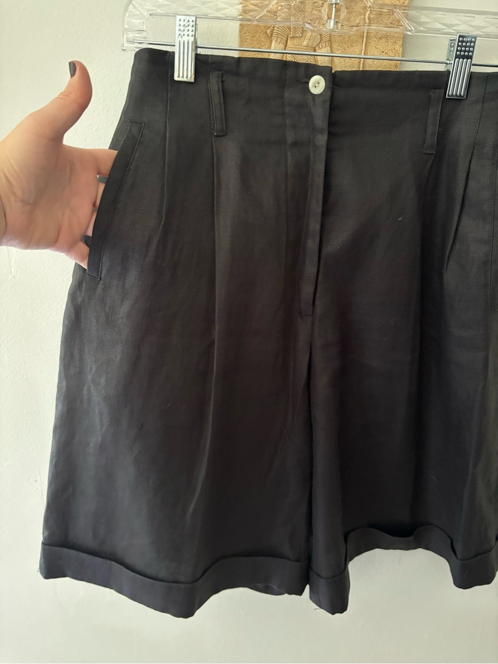 Vintage High-Waisted 100% Linen Shorts - Picture 9 of 12